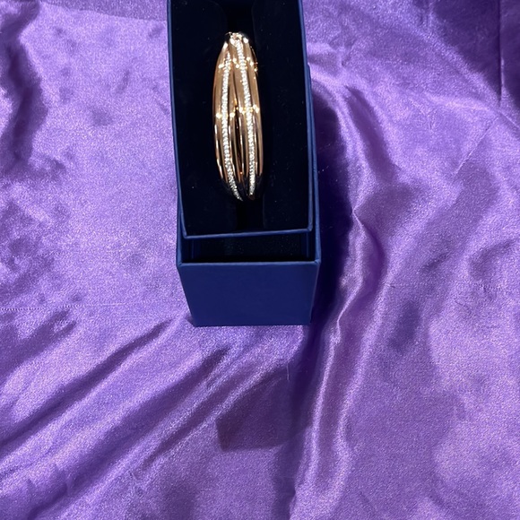 Swarovski all around bracelet ! New w box - Picture 5 of 9